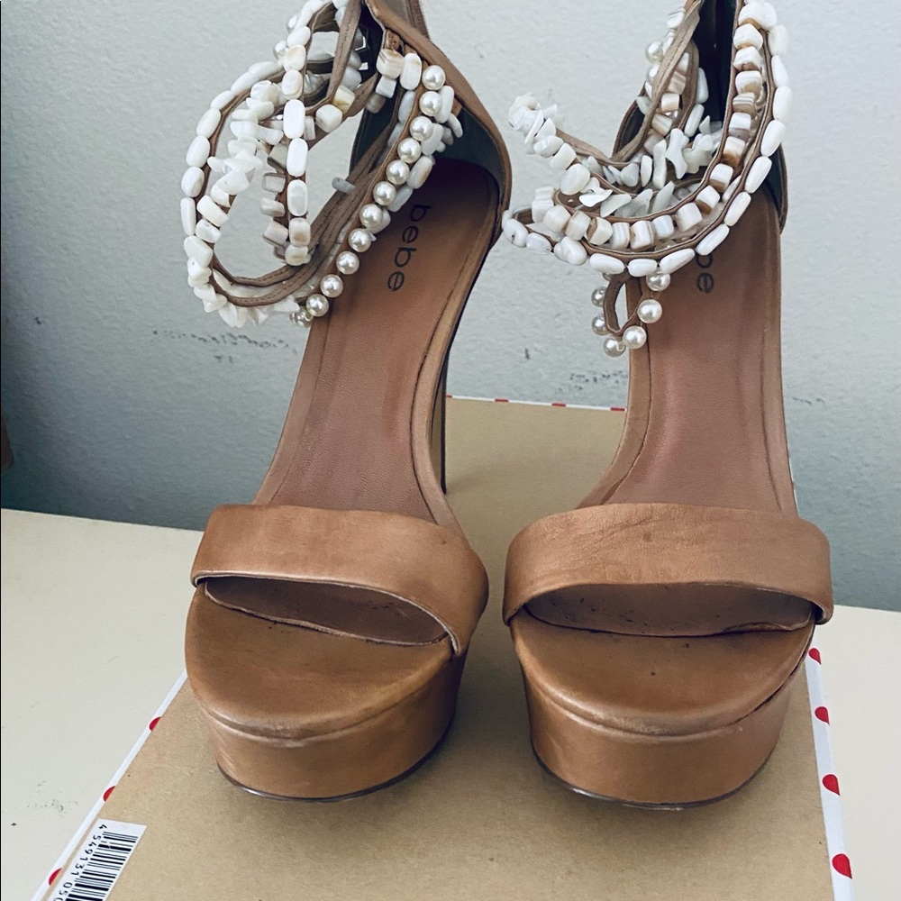 💗beautiful brown platform sandals💗